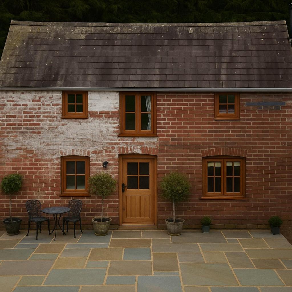 Charming Country Cottage With Oak Beams In Historic Setting, Brecon Beacons Retreat Llangadog Экстерьер фото